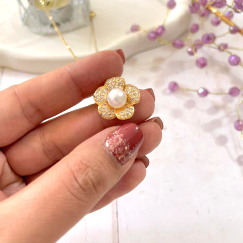 گردنبند گل مرواریدی نگین دار استیل رنگ ثابت